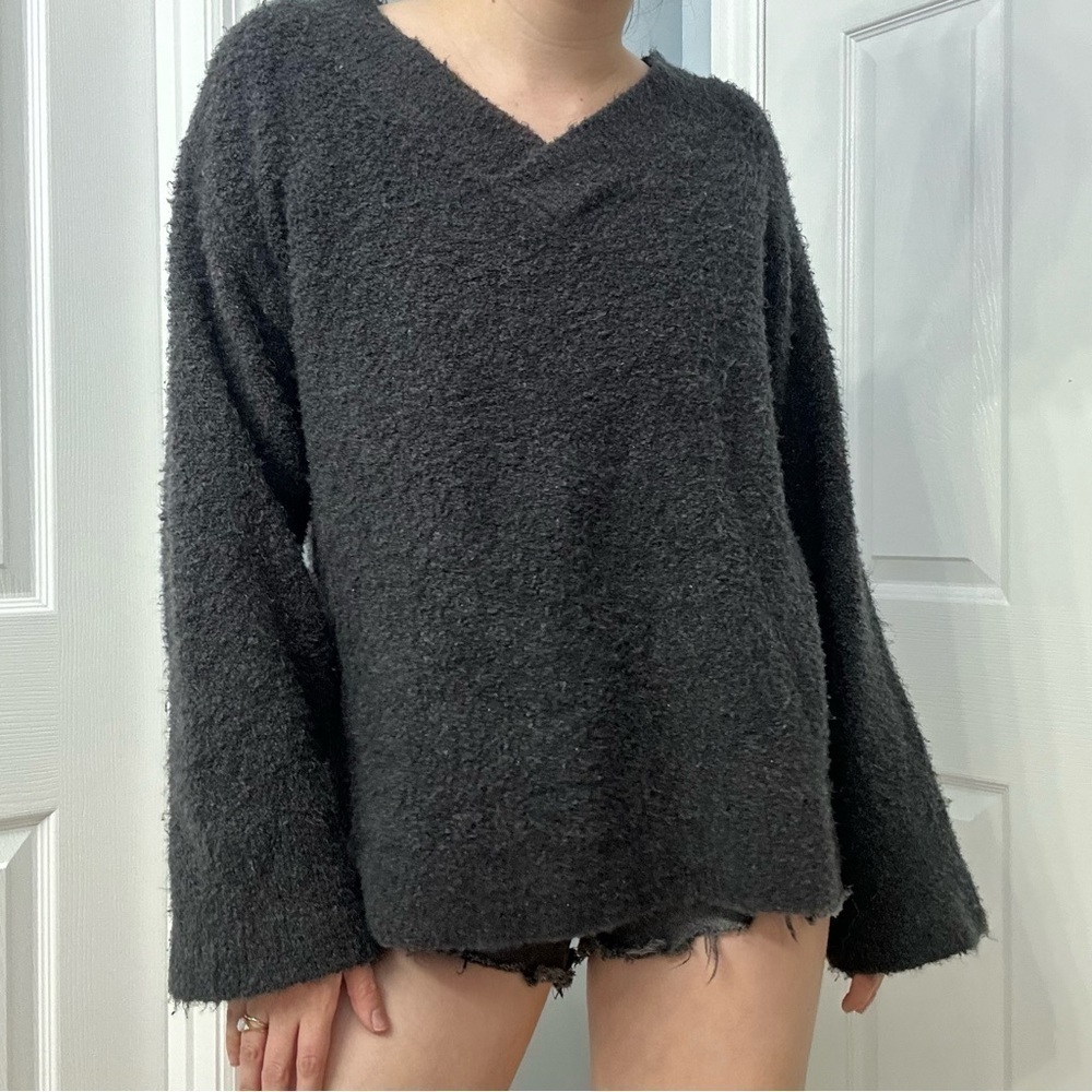 Anthropologie Sweater V-Neck Gray Knit Minimalist Boho Casual Fall Size Medium